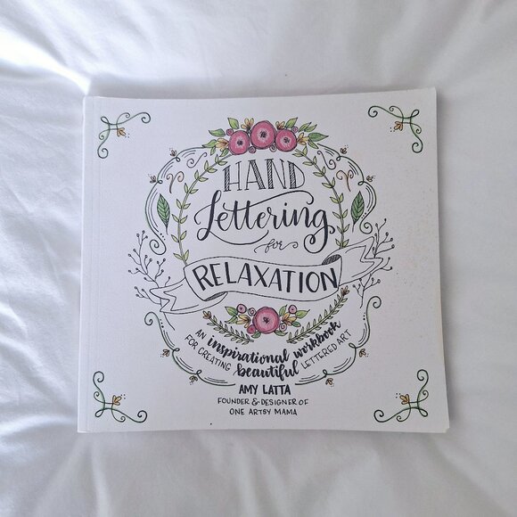 Hand Lettering for Relaxation, by Amy Latta (BOOK) - Picture 2 of 4